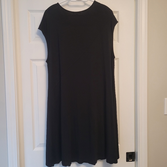Spense Sleeveless Knee length Dress - Picture 3 of 9